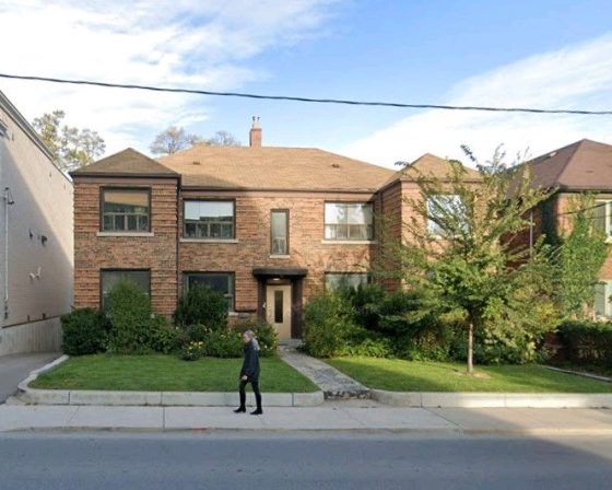 1687 Bathurst Street, Toronto, Ontario